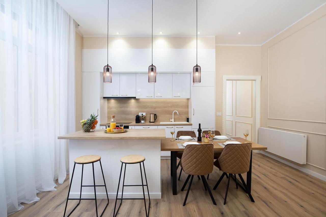 Grand Munz Apartment พูลา ภายนอก รูปภาพ