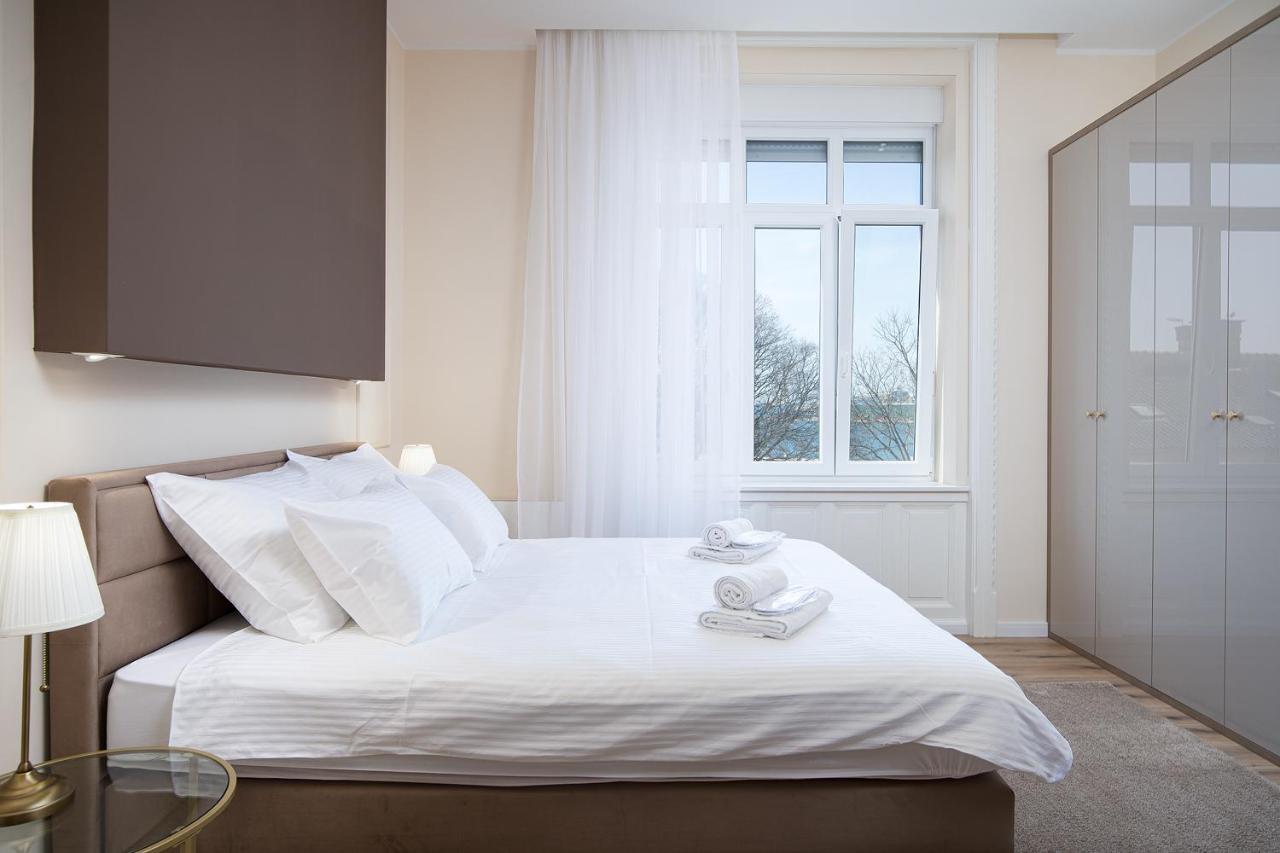 Grand Munz Apartment พูลา ภายนอก รูปภาพ